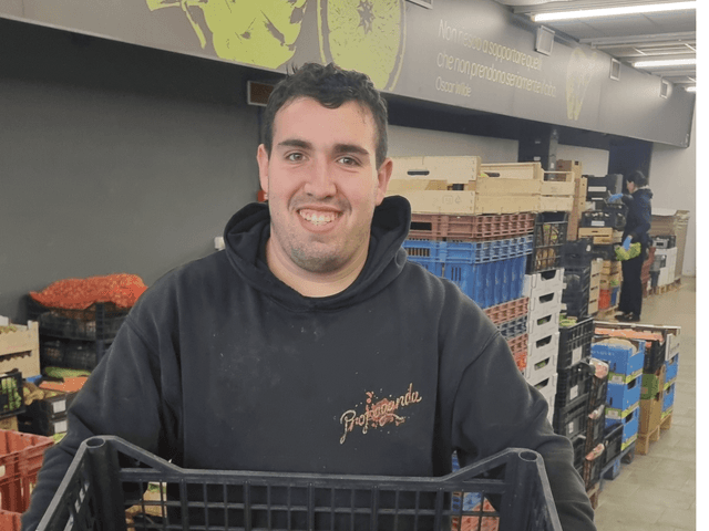 Bodini Emanuele con le sue fragole