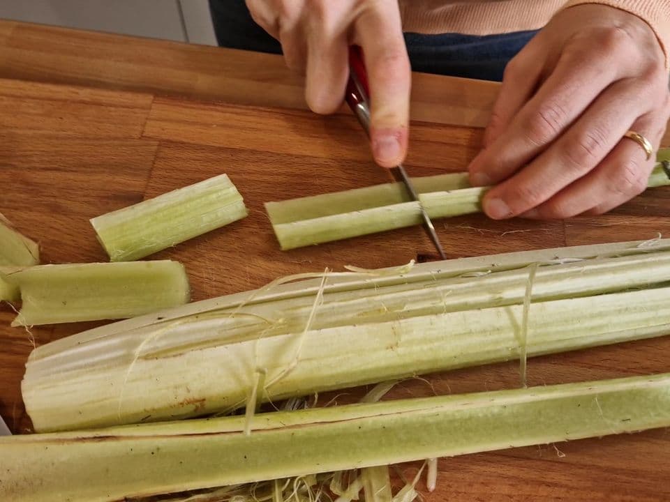 taglio di cardi biologici