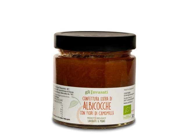 Vasetto di confettura di albicocche