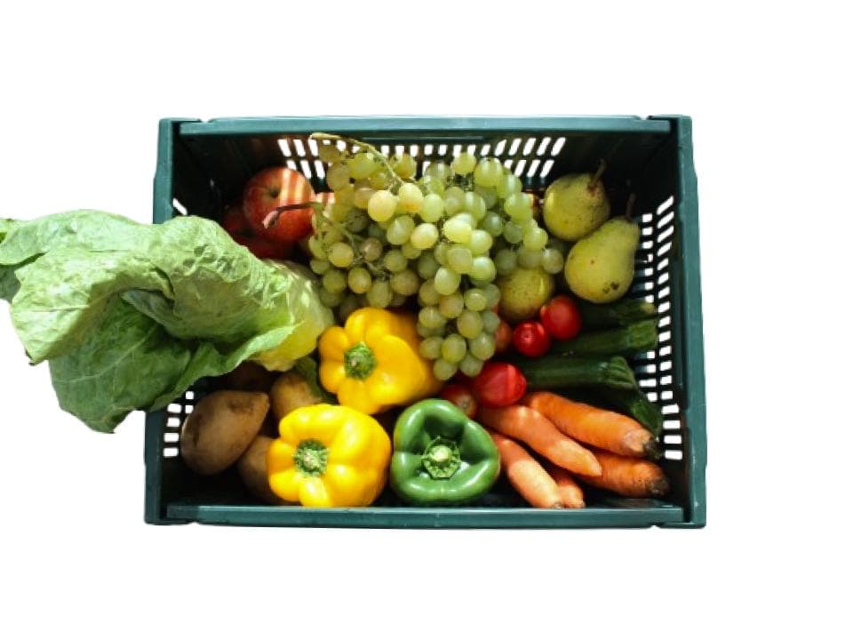 Cassetta in plastica dura richiudibile composta con frutta e verdura fresca di stagione biologica chiamata Base Mista (6kg)